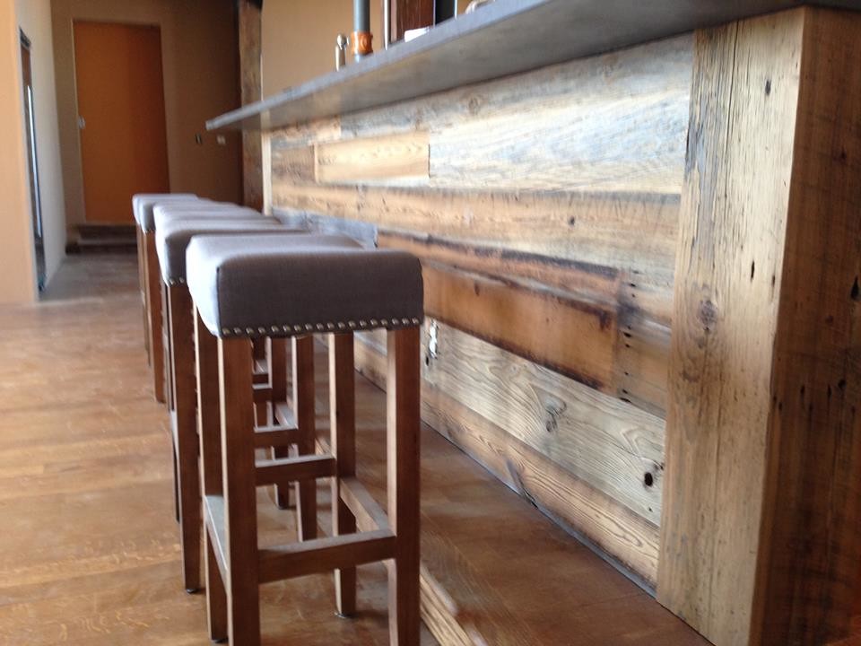 Kitchen - rustic kitchen idea in New York