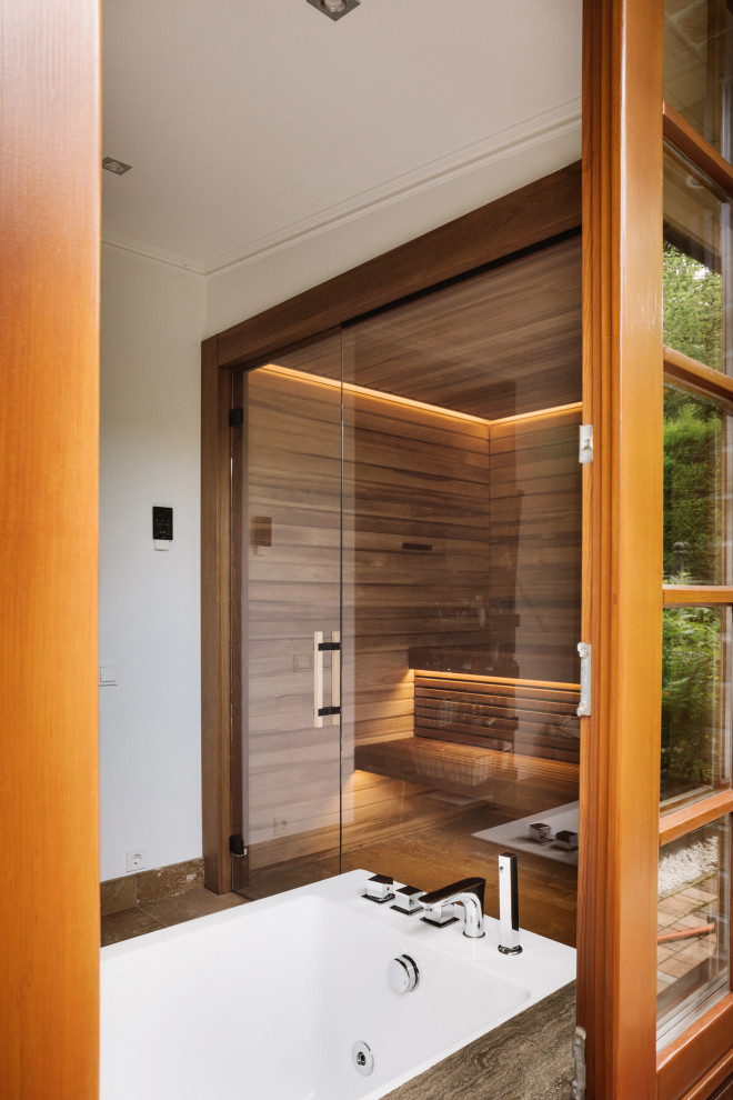 Сауна с видовым окном.