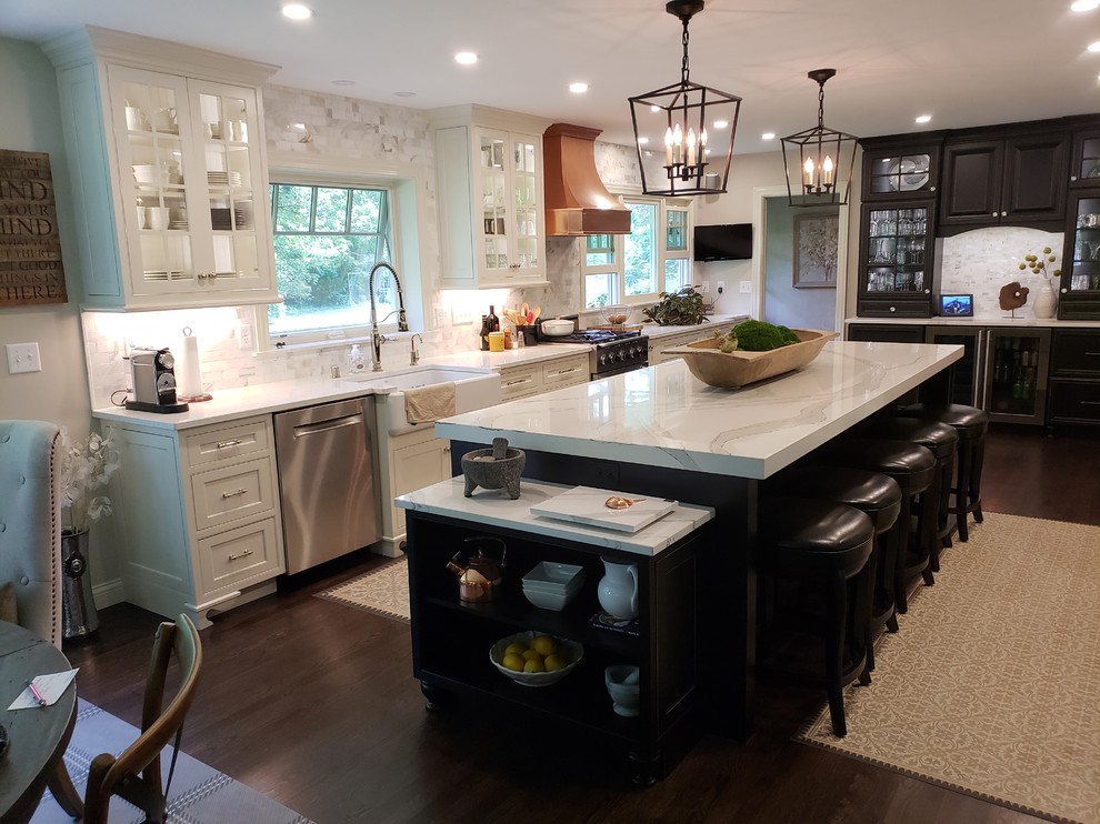Inspiration for a transitional kitchen remodel in Cedar Rapids