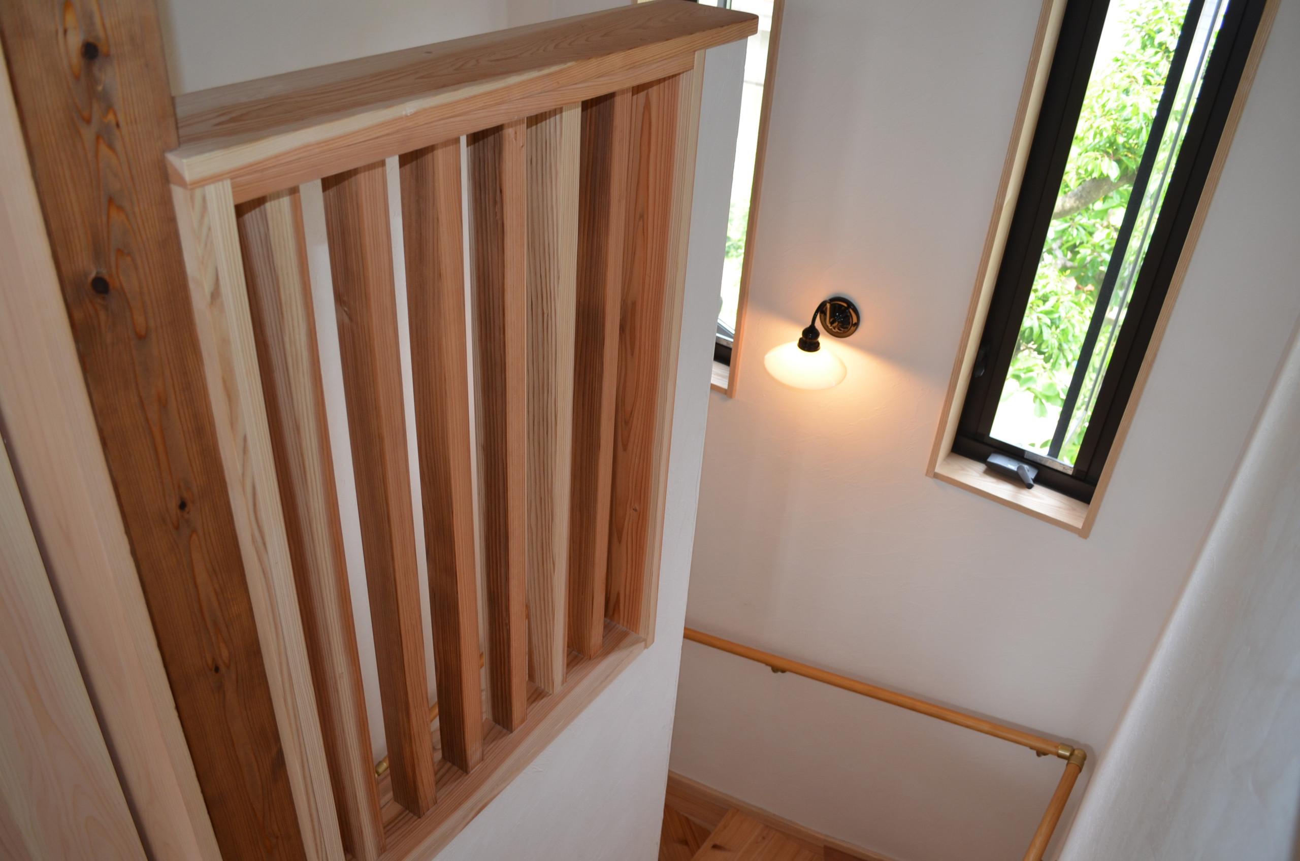 天然木の趣があり実用性も高い家