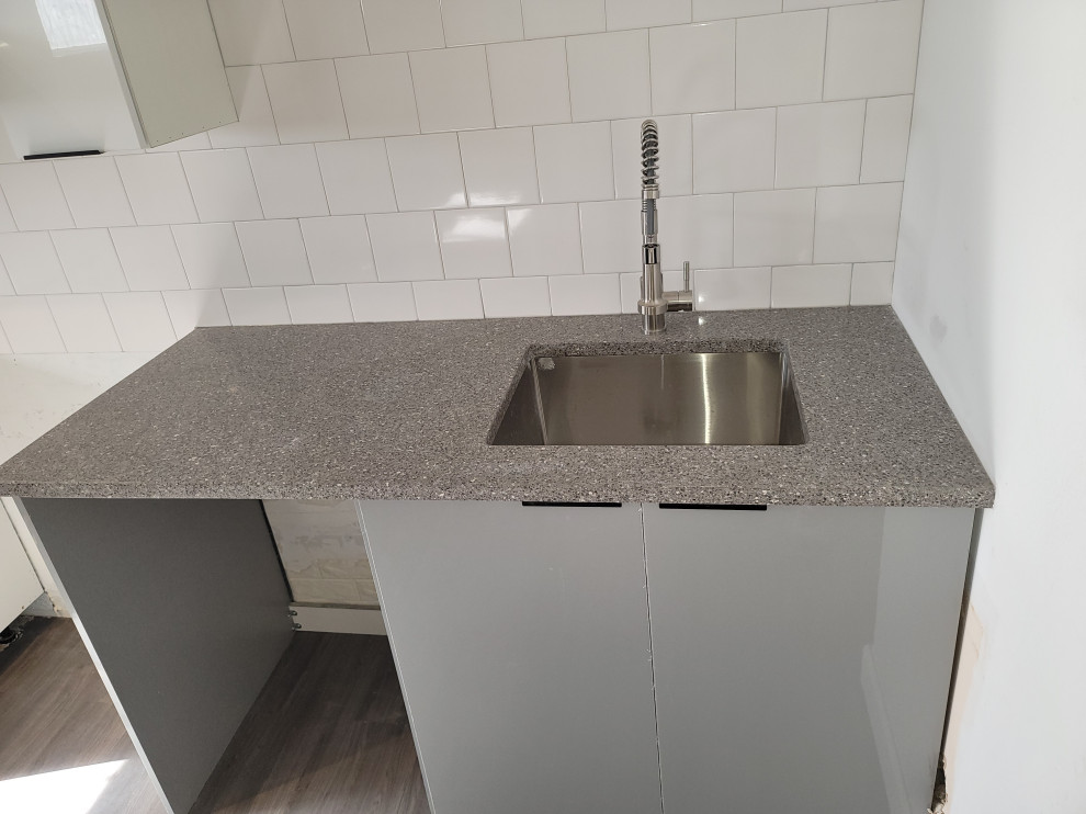 HIGH GLOSS KITCHEN 1
