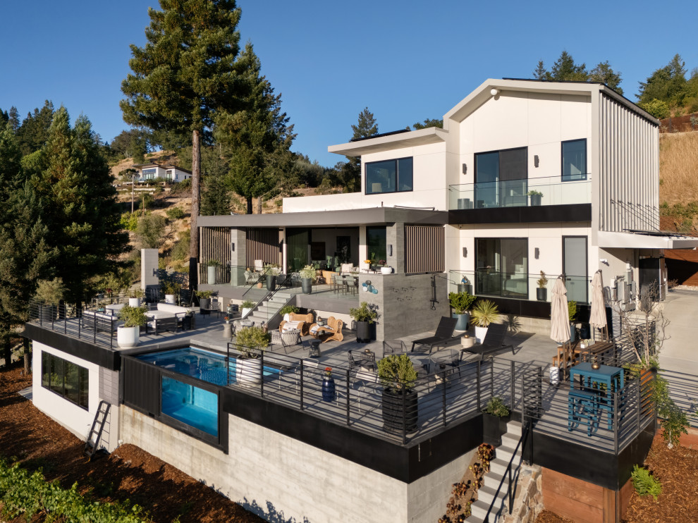 Gallery Detail: A Little Farm Below A Hillside Resort Style Off The