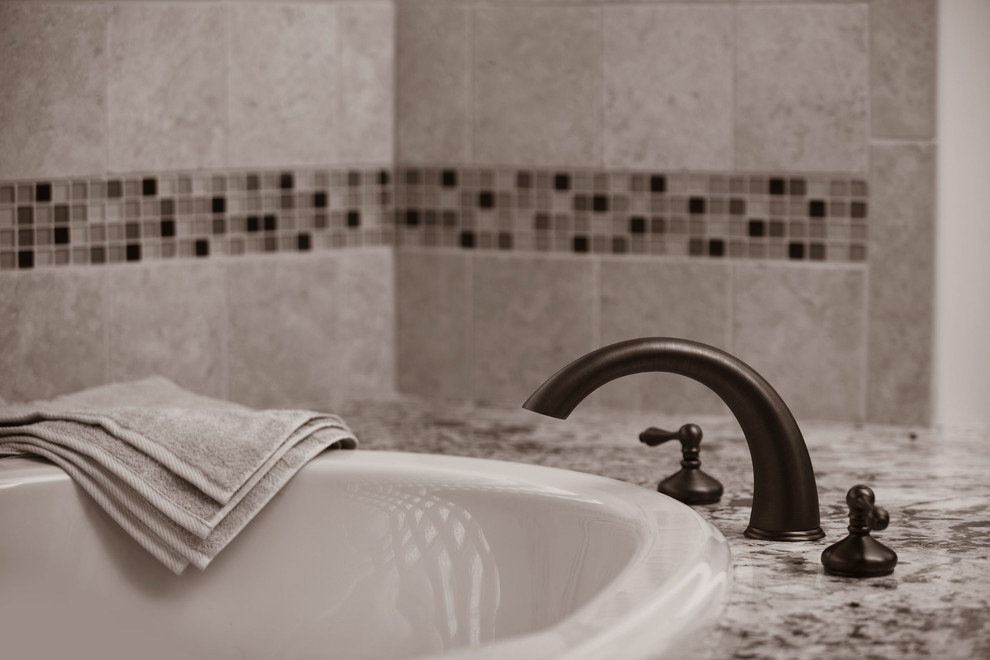 Photo of a traditional bathroom in Orange County.