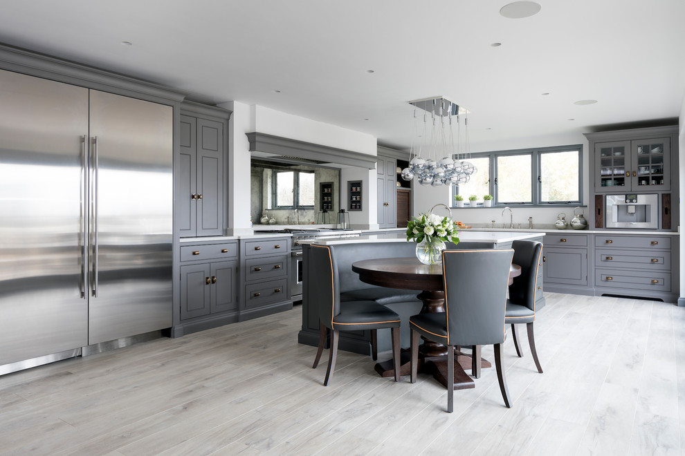 Inspiration for a mid-sized transitional l-shaped kitchen in Essex.