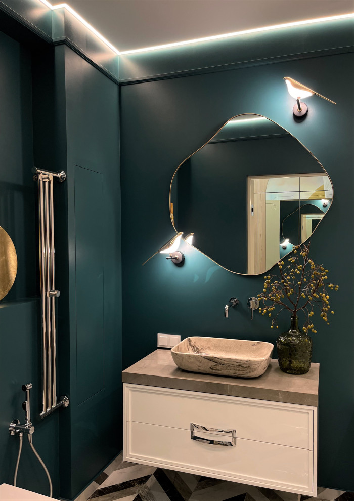 санузел с золотыми птицами