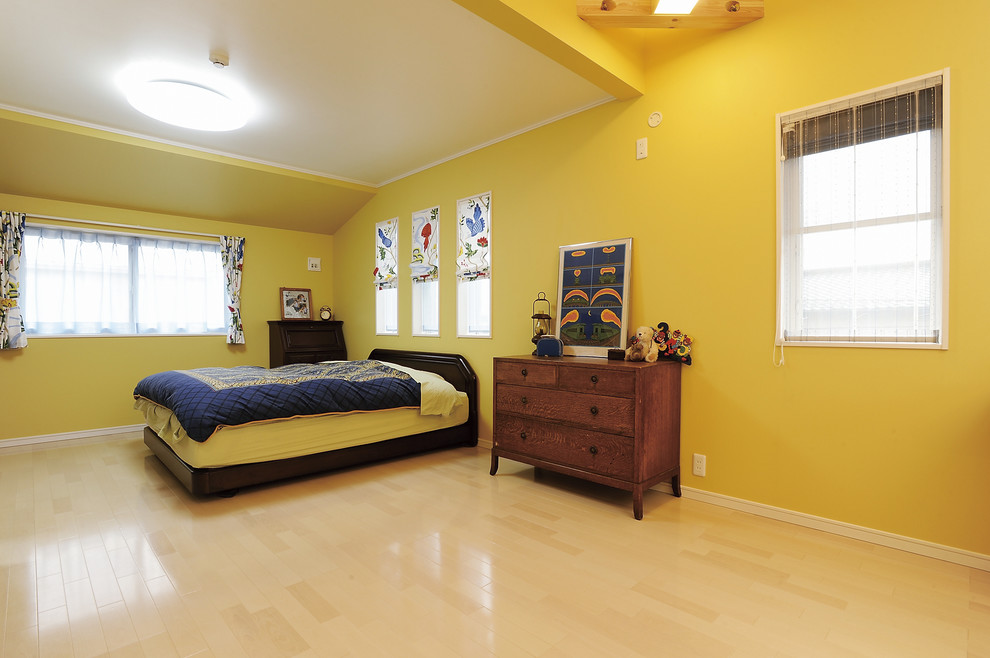 横浜にあるトラディショナルスタイルのおしゃれな寝室のレイアウト