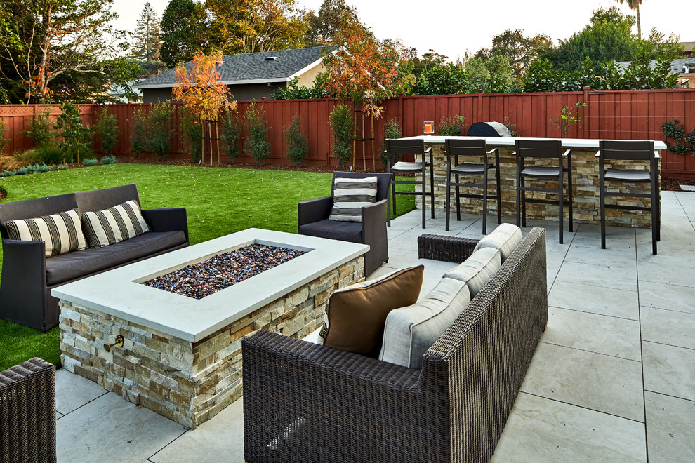 Example of a transitional patio design in San Francisco