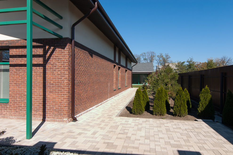 Одноэтажный жилой дом с бассейном и  SPA