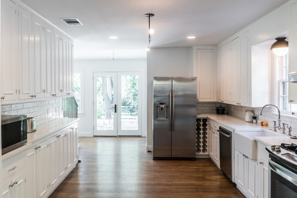 Kitchen - kitchen idea in Austin