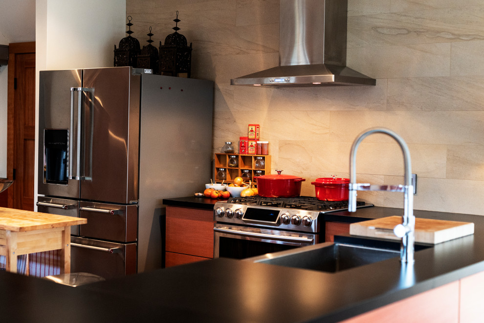 Kitchen - transitional kitchen idea