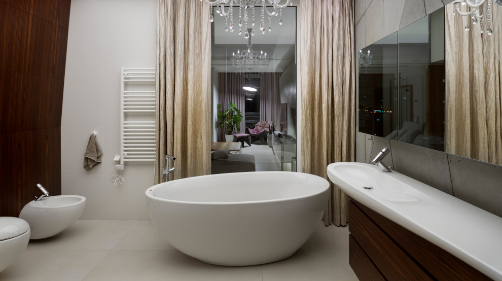 On the verge of illusion