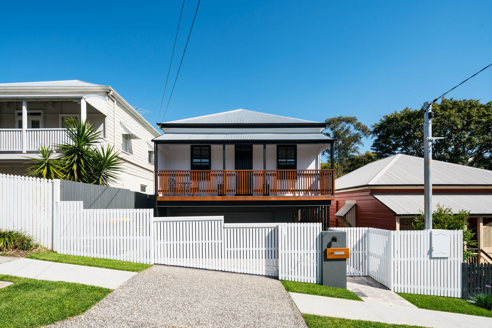 Photo of a contemporary exterior in Brisbane.