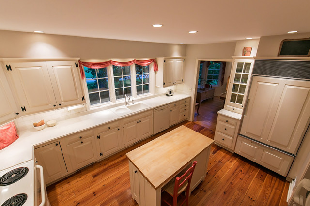 Traditional Kitchen and Dining kueche