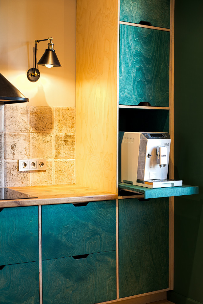 Кухня из фанеры с открытыми торцами ящиков.