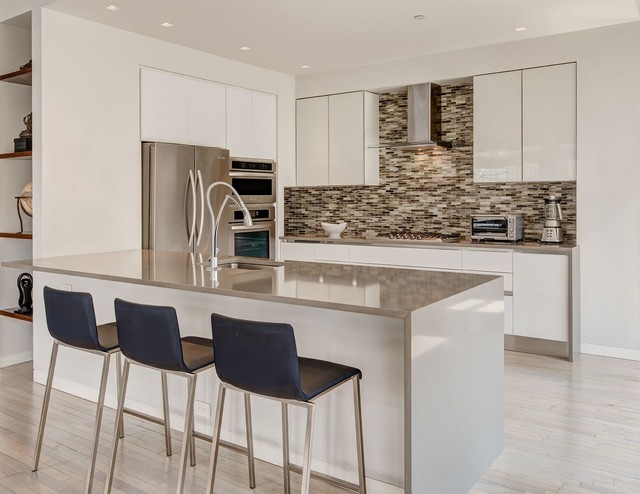 NoHo Loft modern-kueche