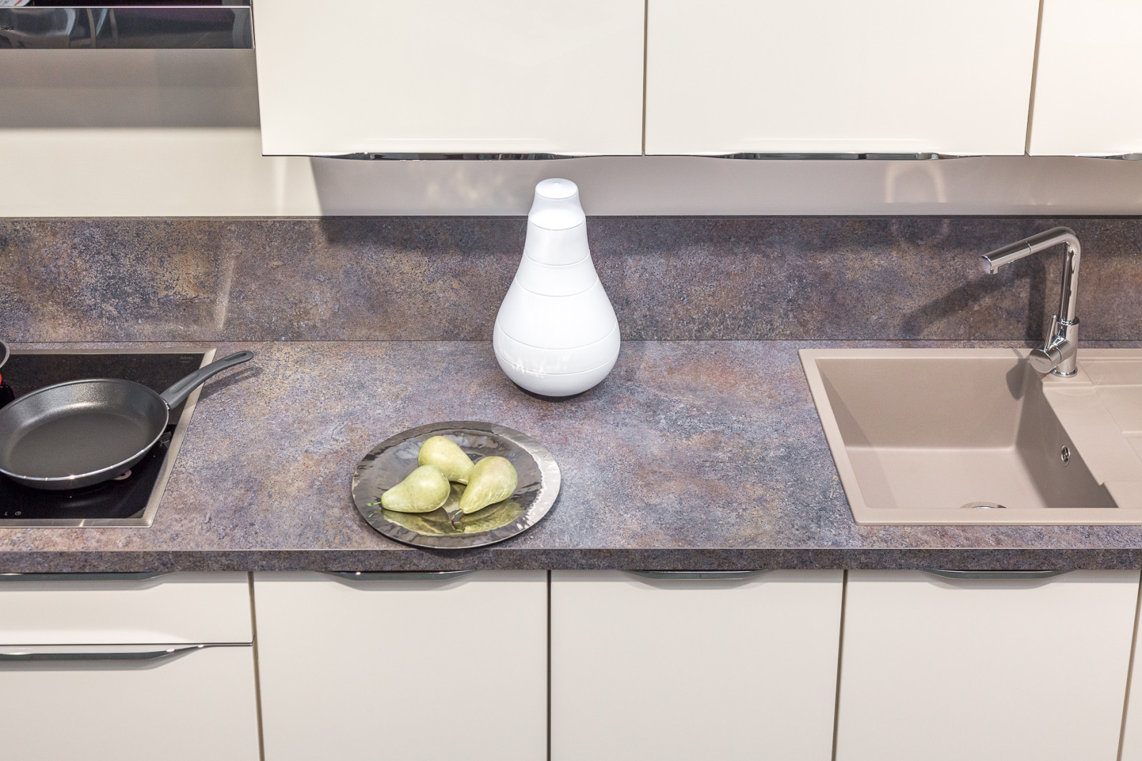 Кухня Nobilia FLASH - яркий дизайн и скрытые возможности