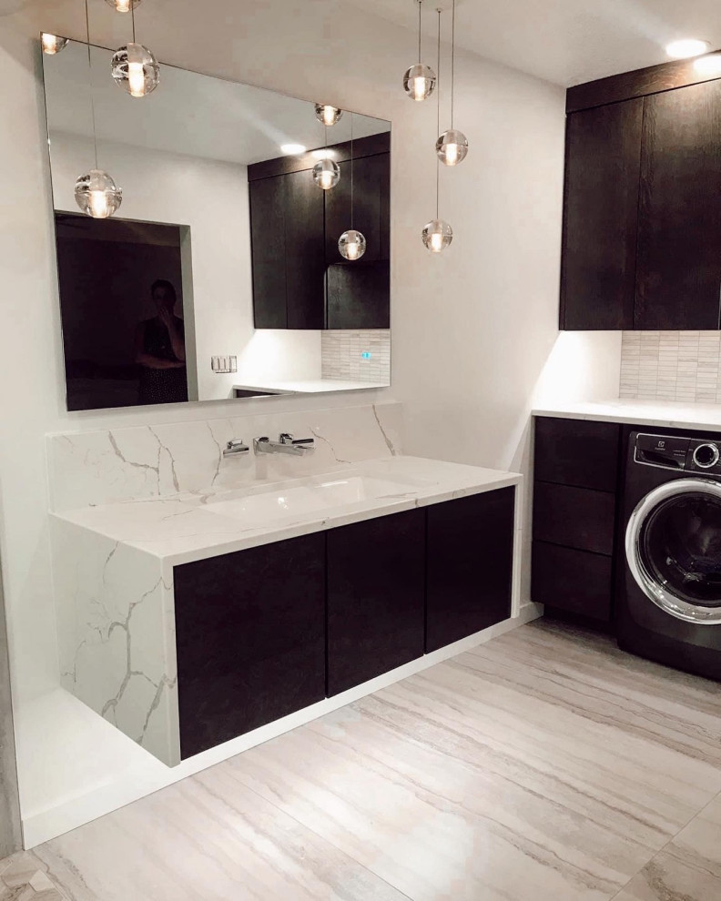 Photo of a mid-sized modern master bathroom in Chicago with flat-panel cabinets, brown cabinets, a bidet, engineered quartz benchtops, beige floor, an open shower, white benchtops, a laundry, a single vanity and a floating vanity.