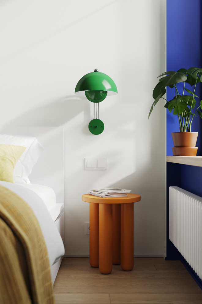 Прикроватные бра и столик