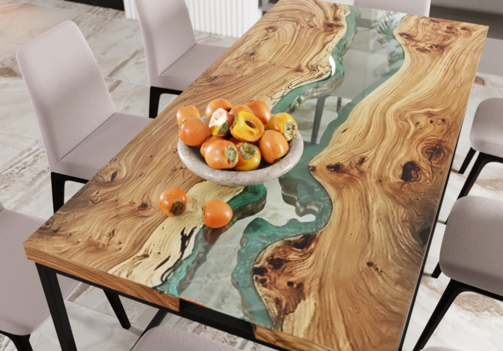 Обеденный стол