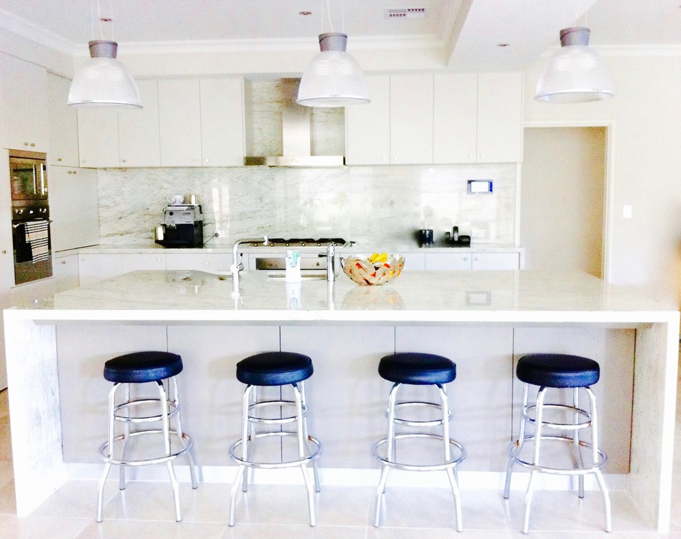 Kitchen - transitional kitchen idea