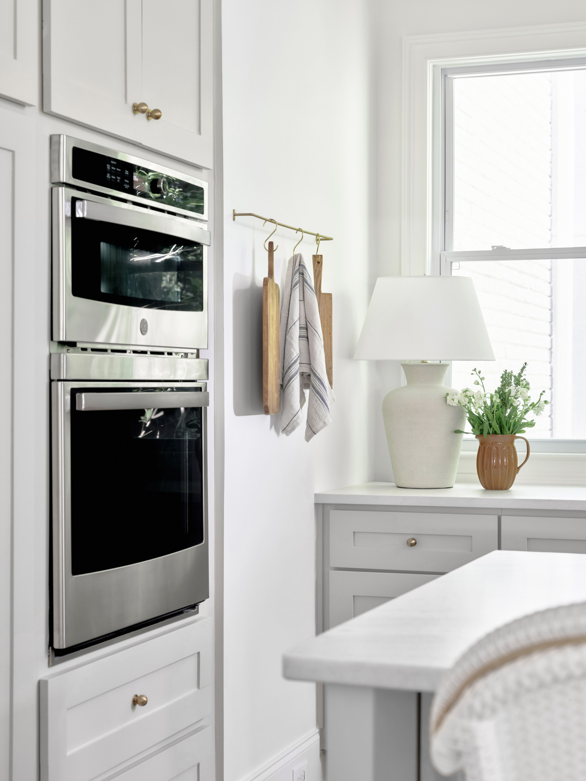 Kitchen and Foyer Update