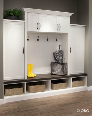 Transitional entryway photo in Baltimore