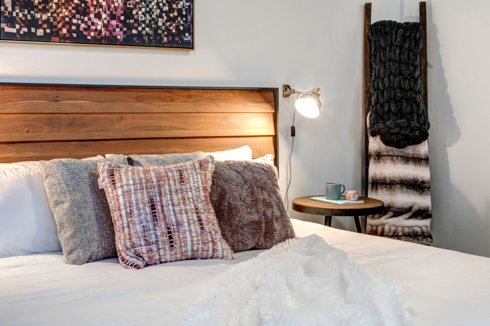 Modern Rustic Log Home Furniture Project on a Dime! Modern Bedroom