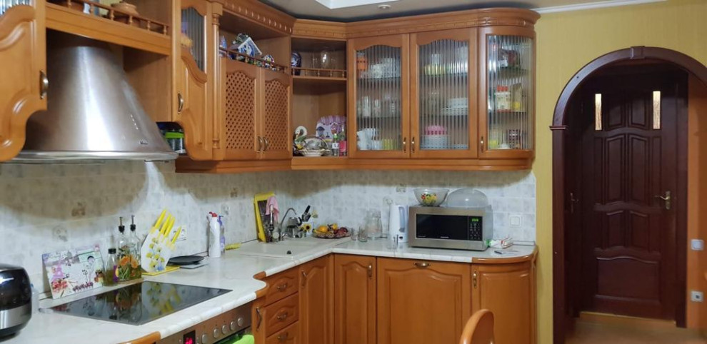 Фото кухни "ДО" ремонта, по проекту "Свежий Воздух"