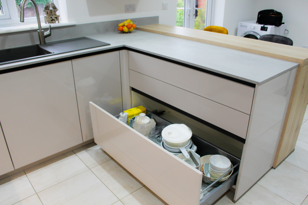Focus Ultra High Gloss Sand with Sanremo Accent
