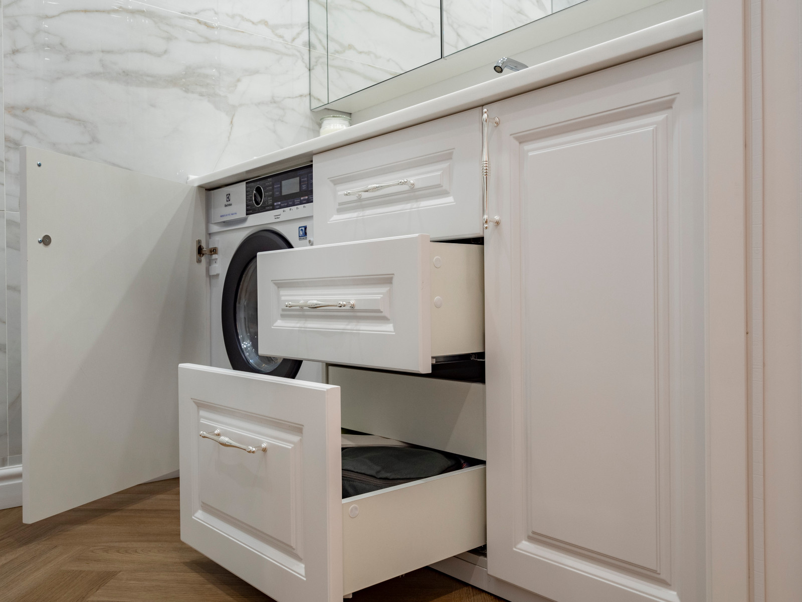 Меблировка санузла в неоклассическом стиле