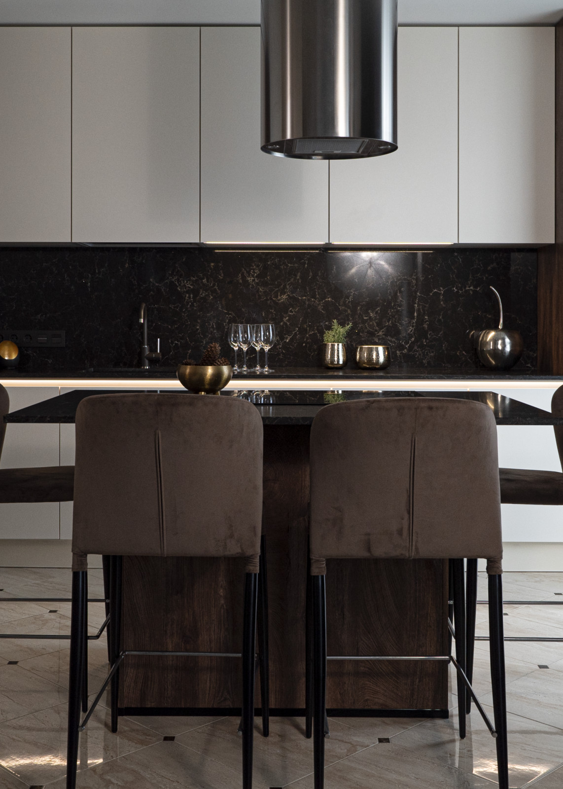 Кухня Burger  с островом в современном стиле