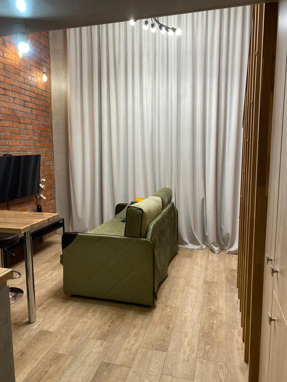 Двухуровневые апартаменты на Окружной