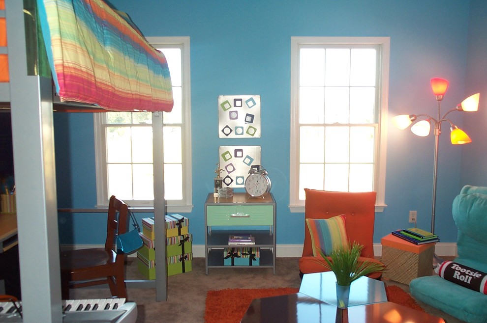 Small traditional kids' room in Philadelphia with blue walls and carpet for girls.