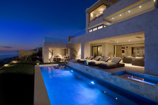 Contemporary Pool trendy-pool