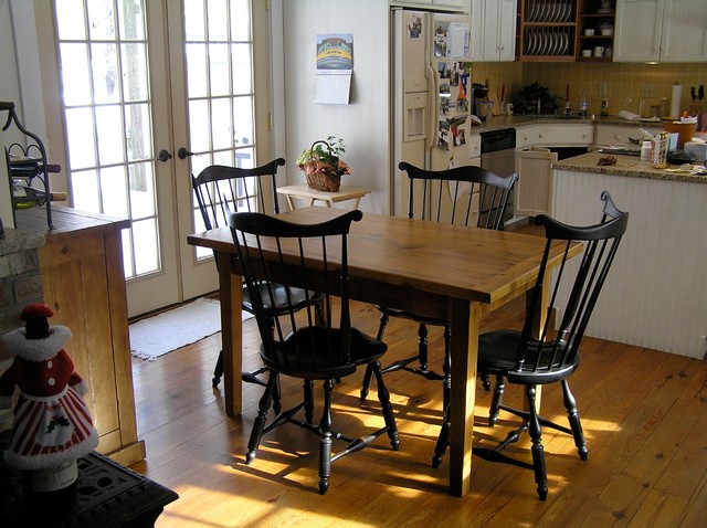Kitchen Table traditional-kitchen