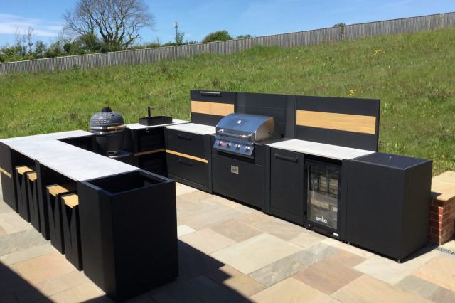 Outdoor kitchen in Bradstock, Dorset contemporary-courtyard