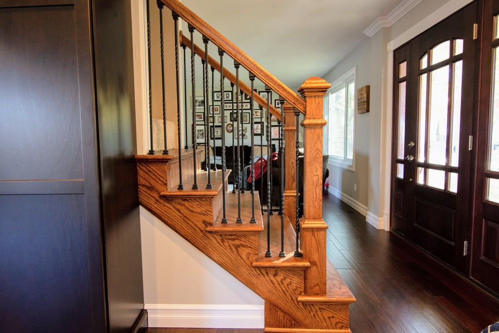 Transitional entryway photo in St Louis
