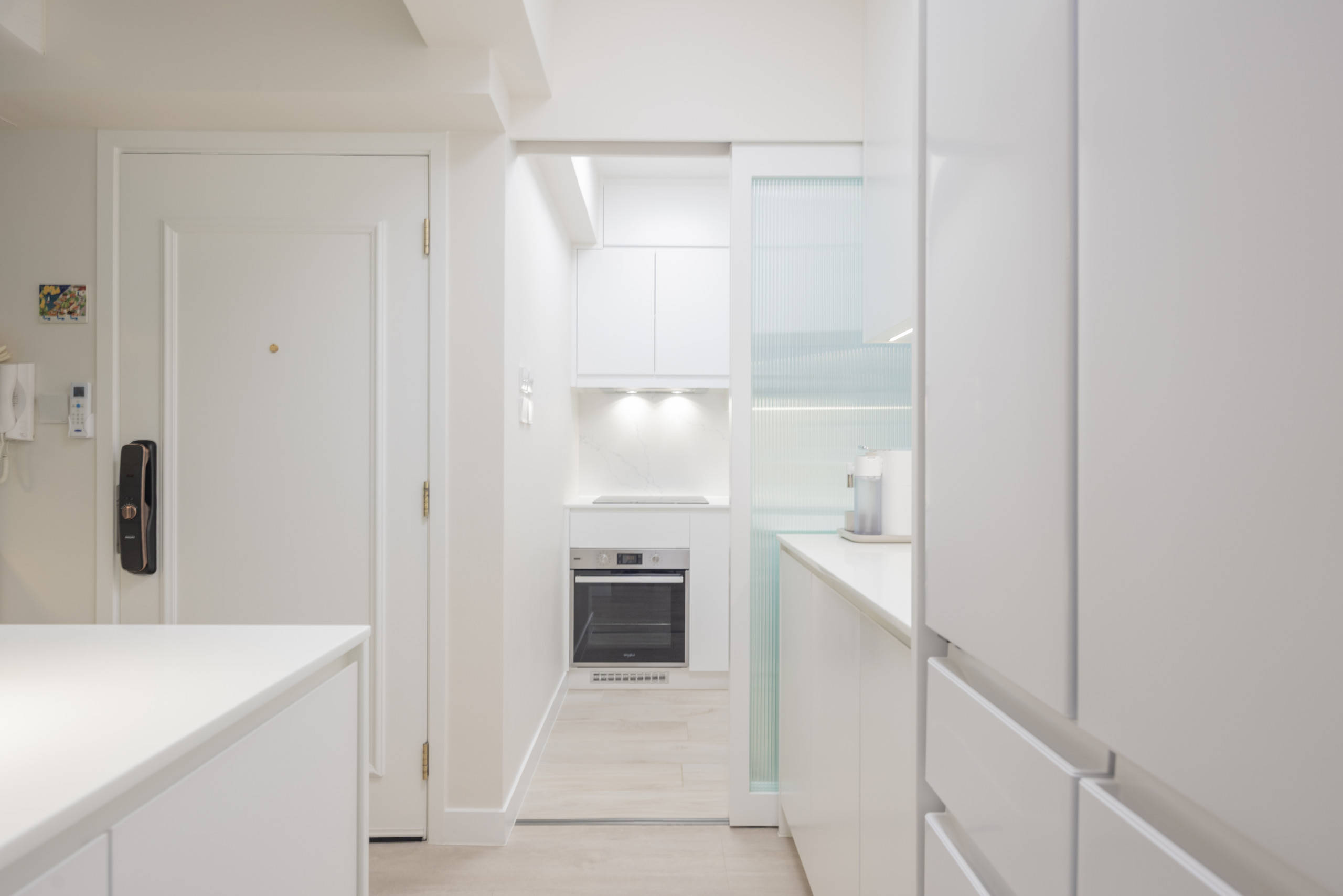 An Elegant Style with White as its base...