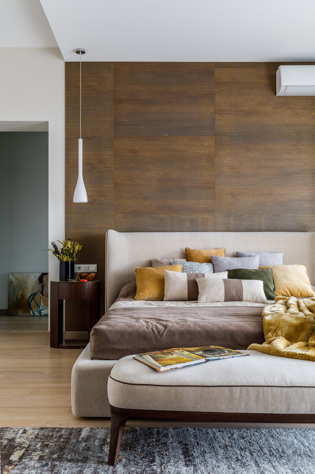 Интерьер частного дома с яркими акцентами