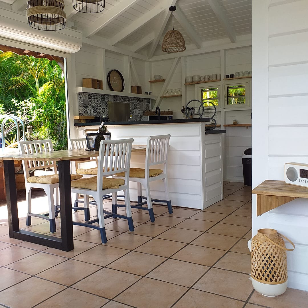 Home staging pour un cottage tropical à Sainte-Anne Guadeloupe