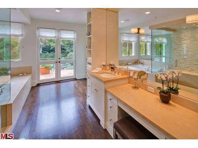 Aubrey Road - Mulholland Estates