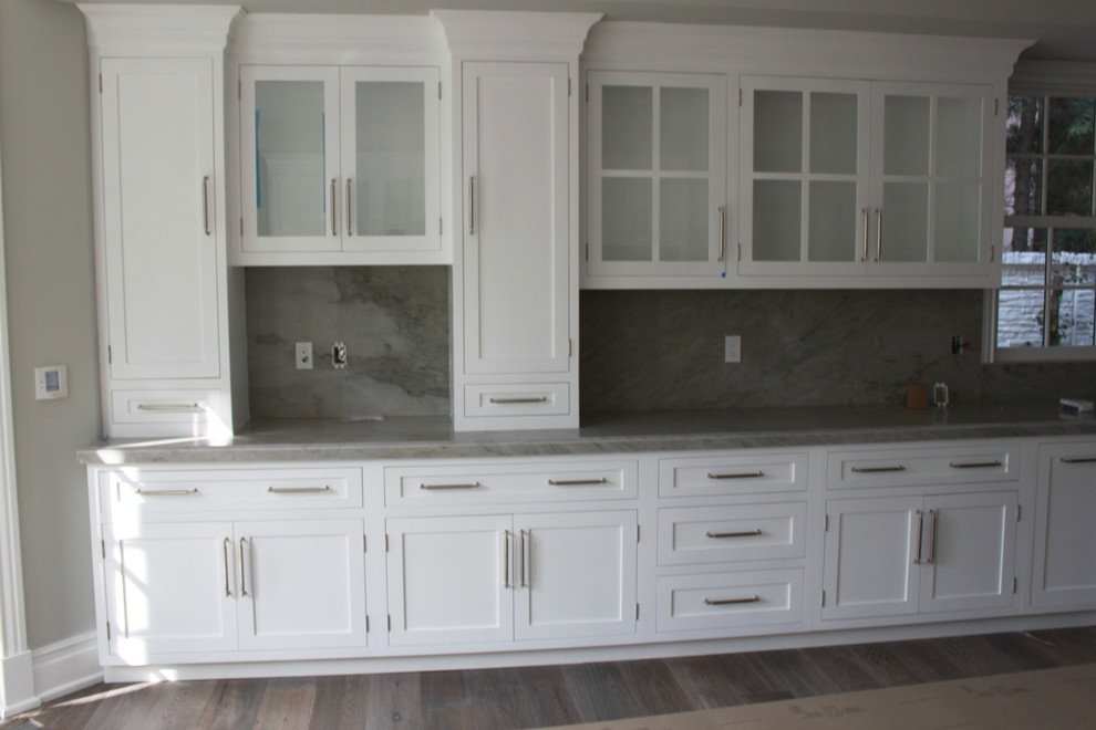 Example of a transitional kitchen design in Los Angeles