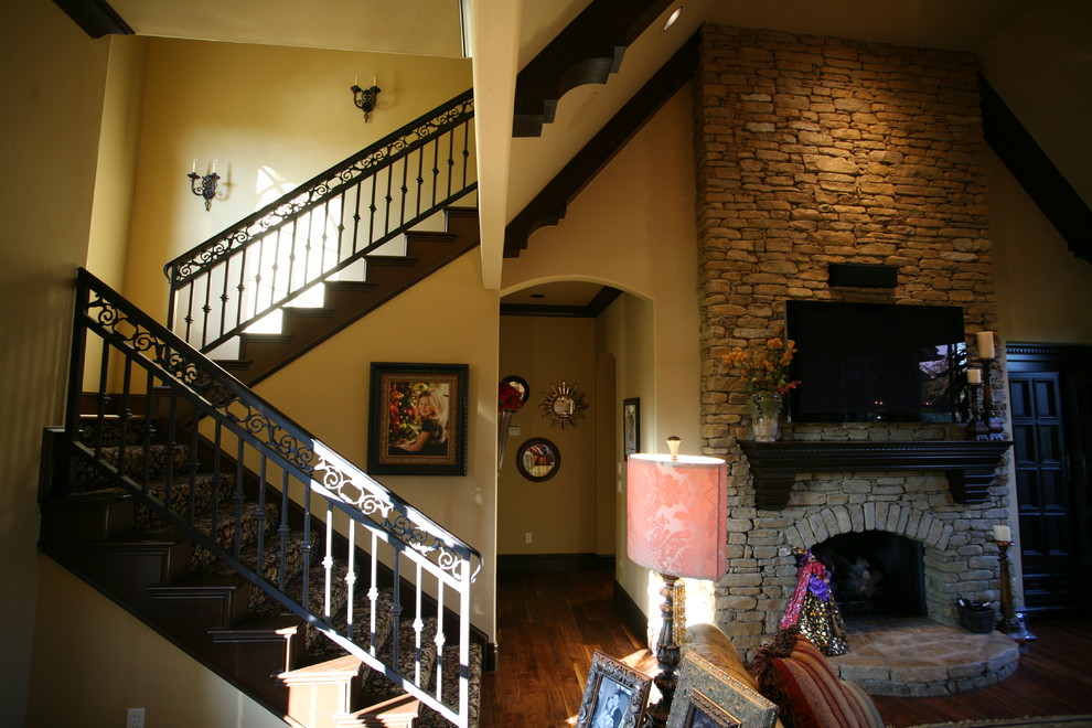 This is an example of a traditional living room in Oklahoma City.