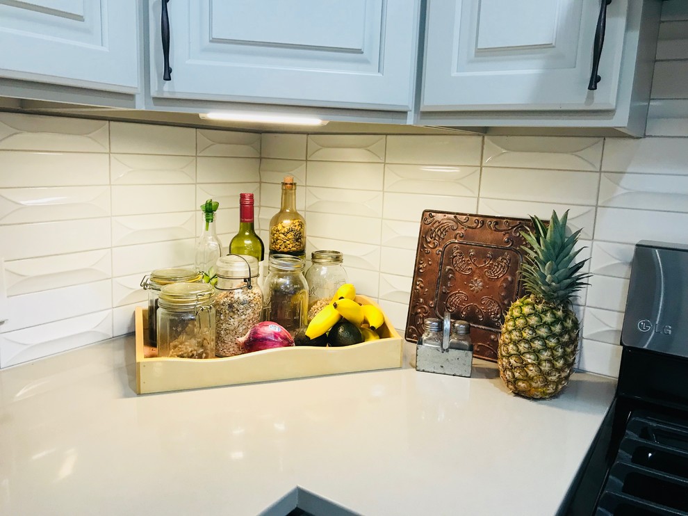 Kitchen - transitional kitchen idea