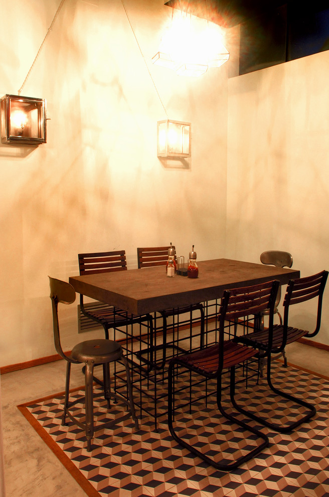 This is an example of an industrial dining room in Barcelona.