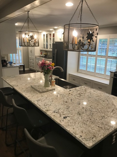 Home design - transitional home design idea
