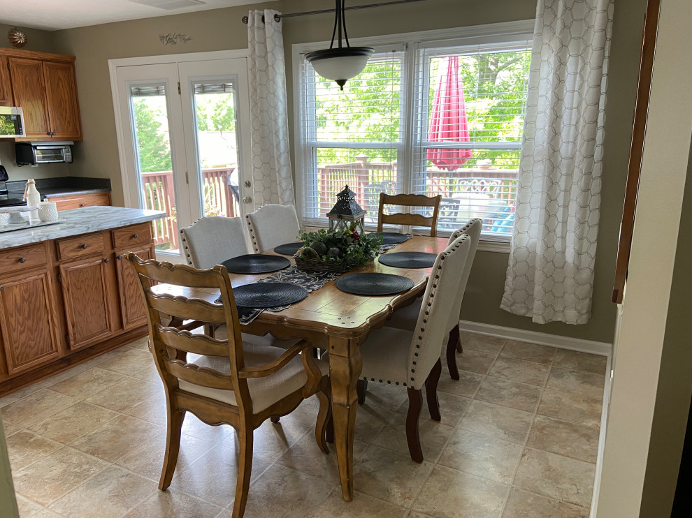 Home design - transitional home design idea