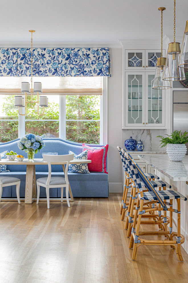 Home design - transitional home design idea in Dallas