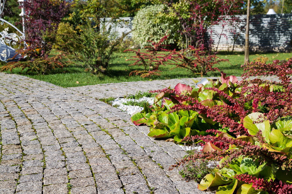 Сад на Пятницком шоссе.  Дизайнер Лариса Юрова