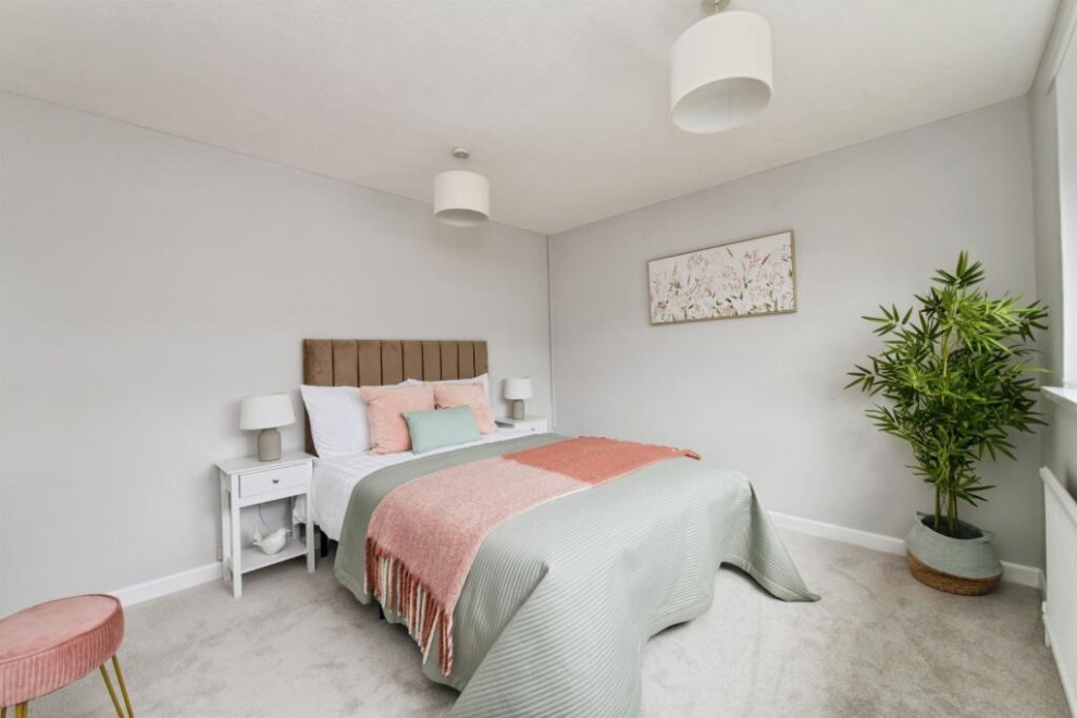 4 Woodleigh Close - Stage To Sell